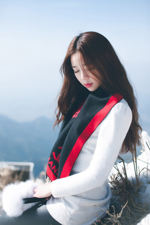 拉齐奥边路攻势频繁撕裂对方防线，拉齐奥位置