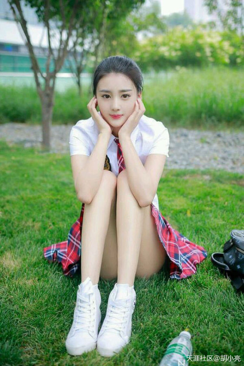 AYX GAME-维拉控球主导多次组织破门尝试，维拉球队老板